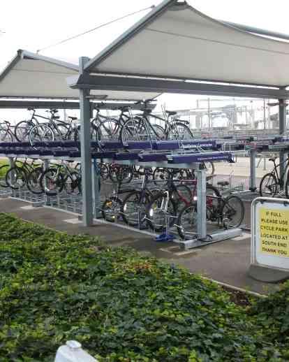 希思罗机场的FalcoLevel双层自行车停车系统!
