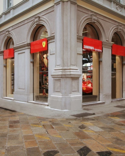 法拉利商店在米兰市中心开设新旗舰