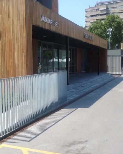 巴塞罗那足球俱乐部诺坎普的新入口