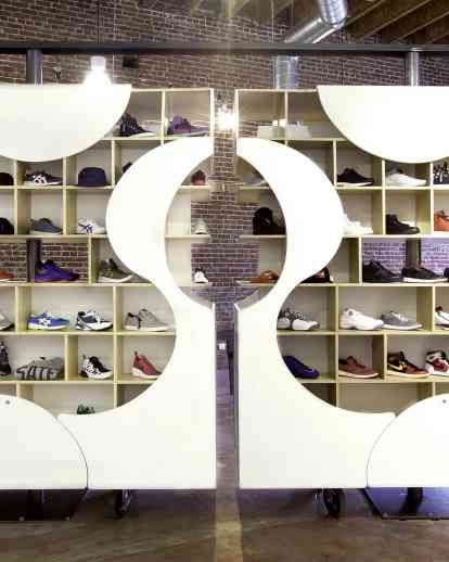 Authentix运动鞋店