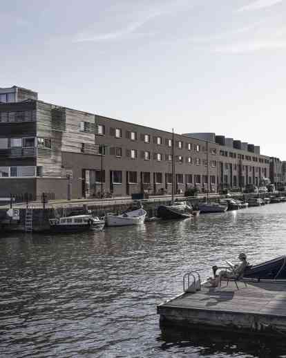 阿姆斯特丹婆罗洲码头的26个住房单元